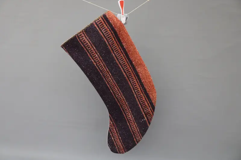 Şenlikli Noel Süsleri Çorabı, 9 İnç Genişliğinde Turuncu ve Mor Çorap