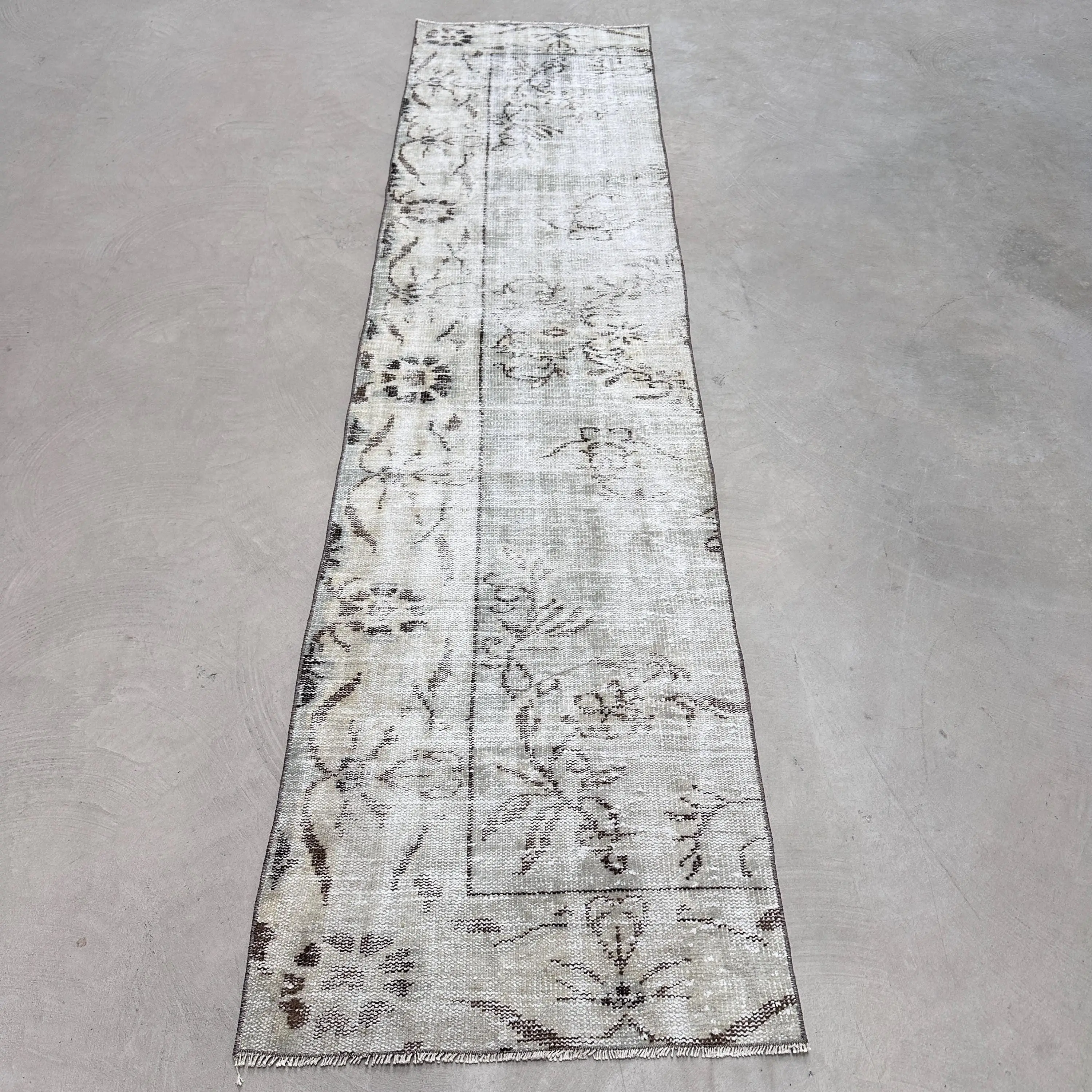 Türkischer Vintage-Teppich 72 x 298 cm, graubrauner marokkanischer Teppich - 1