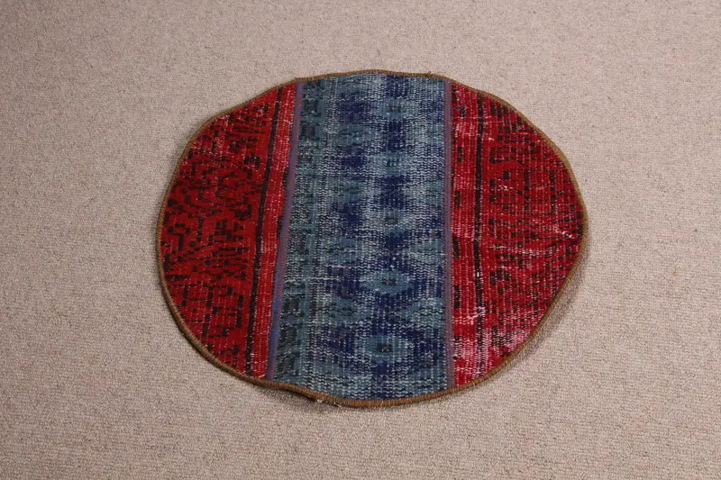 Teppich mit roten und blauen Punkten, 1,7 x 1,7 Fuß