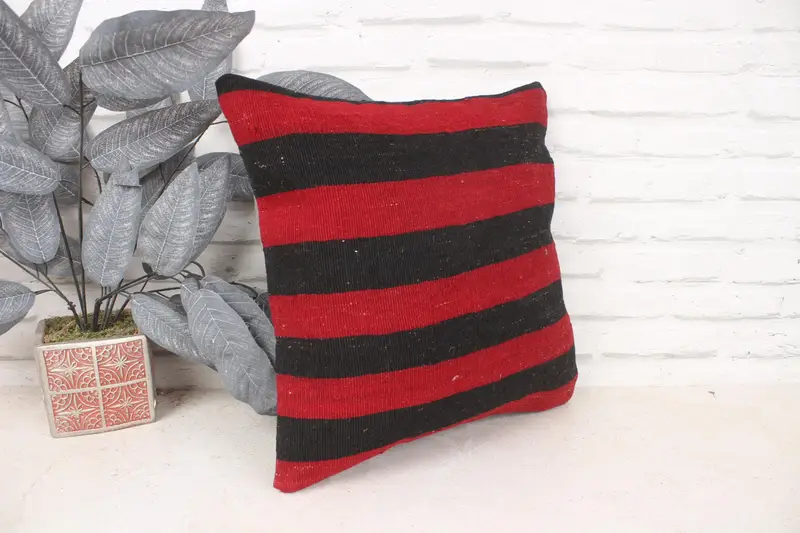 Turkish Kilim Pillow, Muted Pillow, Pillow for Couch, Vintage Kilim Throw Pillow, Pillow Cover, 16x16 Red Pillow Cover - 3