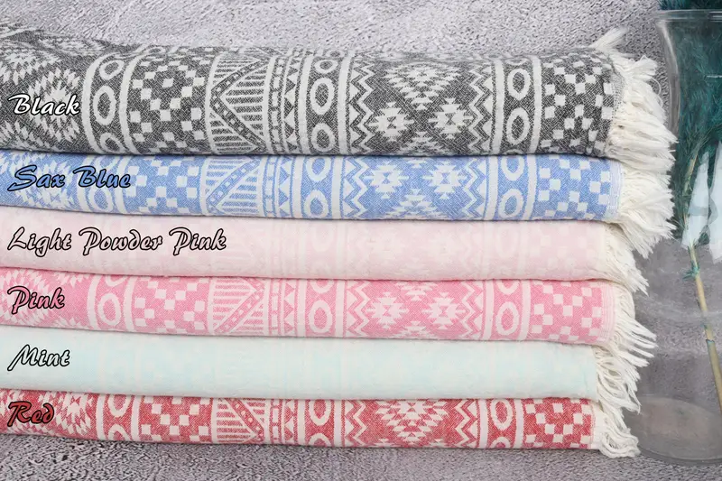 Cotton Towel Geometric Organic, 36x67 Inches