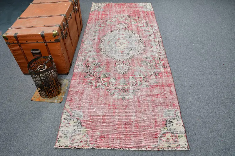 Türk Vintage Halısı 3,2x8,3 ft (99x254 cm), Oushak Kırmızı Güneybatı Halısı - 1