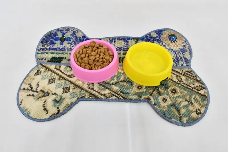 Böhmisches rundes Tischset, blaues und beiges Woll-Tischset