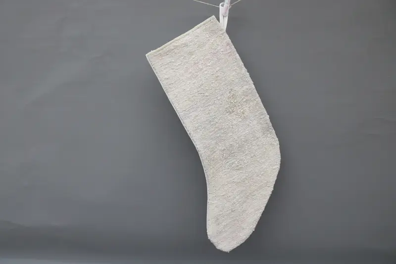 Medias navideñas beige con adornos blancos, medias festivas