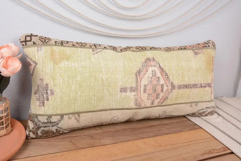 Handgefertigtes Patchwork-Wurfkissen in Grün und Beige, vielseitiges rechteckiges Kissen