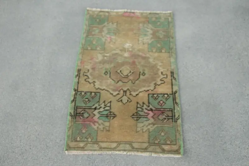 1.5x2.7 ft Halı, Vintage Türk Halısı, Yeşil Kahverengi Puantiyeli Yün Halı - 1