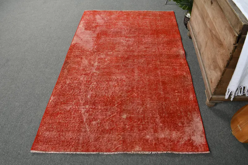 レッドパッチワークラグ、3.9x6.4フィートのエレガントな室内装飾