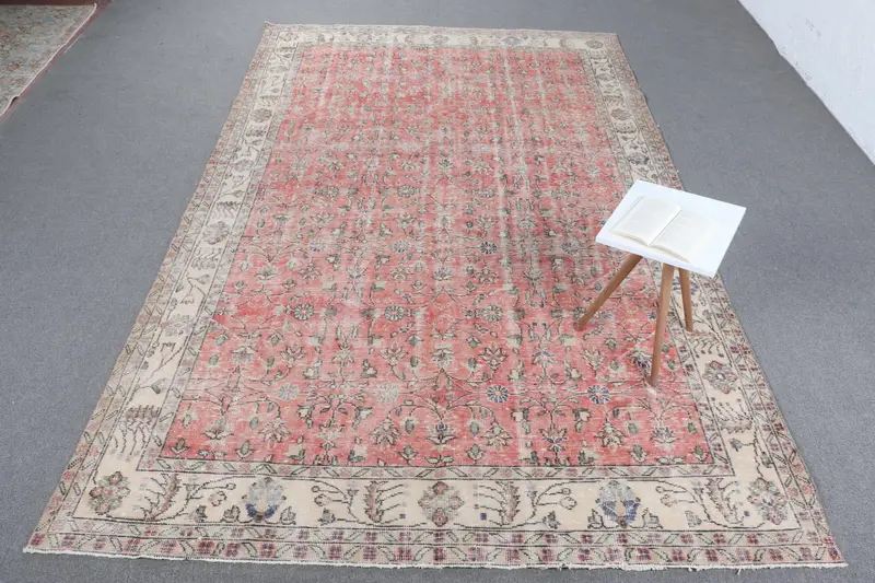 手作りレッド&ベージュラグ、0.6x10.7フィートストライプ幾何学模様