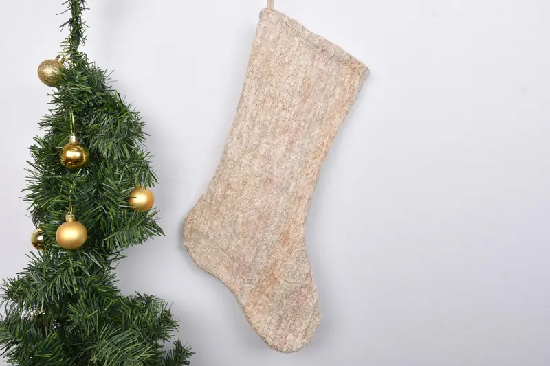 Şenlikli Noel Süsleri Deseni, 7 İnç Geniş Tatil Çorabı