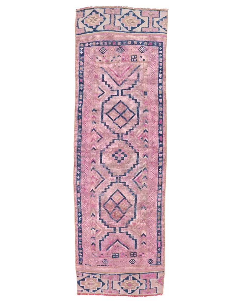 Rosa Ikat-Teppich, 2,5 x 8,1 Fuß mit blauen Akzenten