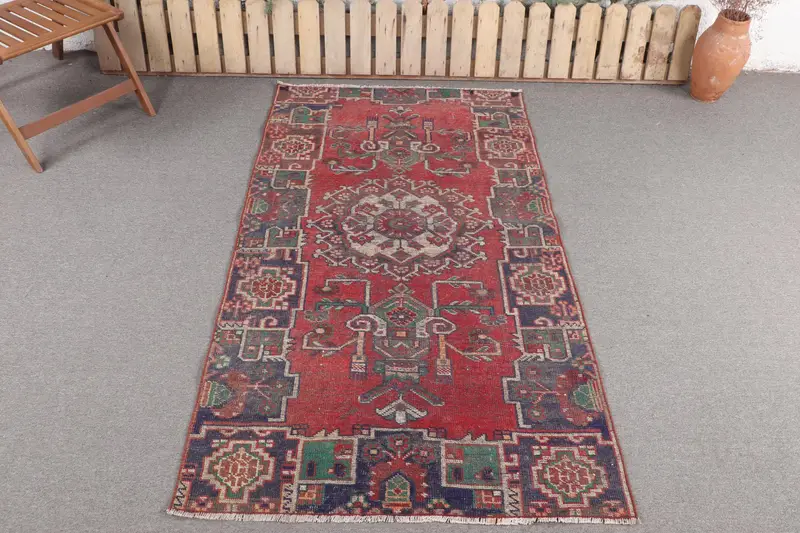 手作りのレッド&ブルーラグ、3.6x6.4フィートの花柄と幾何学模様