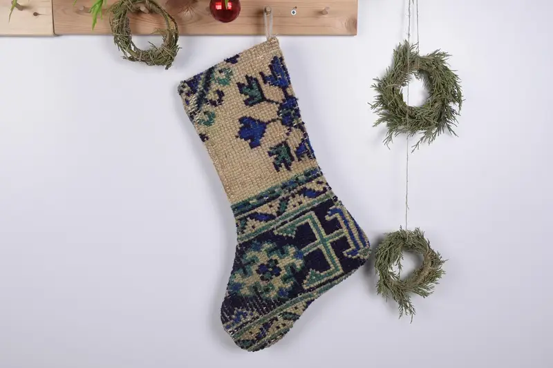 Şenlikli Noel Süsleri Deseni, 19 İnç Genişliğinde Noel Çorabı