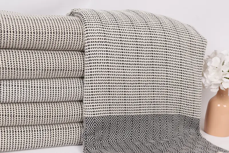 Custom Hochzeitsgeschenke, 80x70 Baumwoll -Diamanttuch, Brautjungferngeschenke, Junggesellengeschenke für Braut, Quenn -Betspannung, Brautduschengeschenk - 2