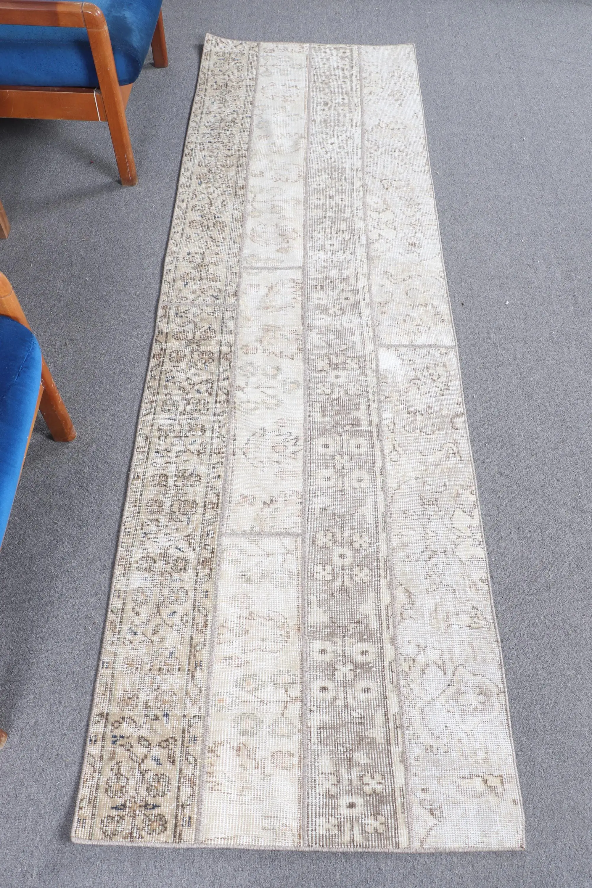 Vintage Turkish Rug 2.5x8.2 ft (75x249 cm), White Animal Print Wool Rug - 1