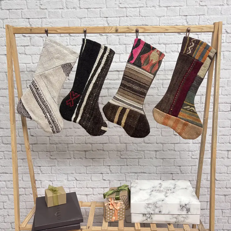 Calcetín de adorno navideño arcoíris de 7 pulgadas de ancho, decoración festiva navideña