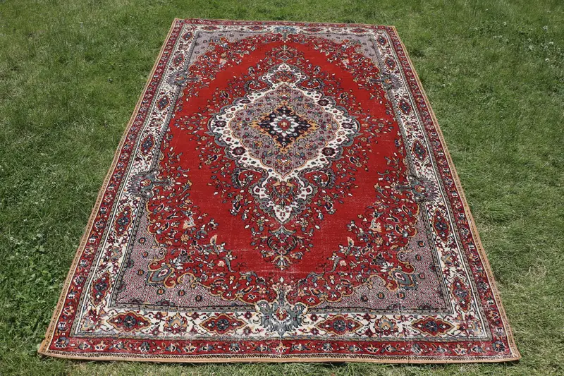 Teppich in Rot und Beige, 4,7 x 7,5 Fuß, elegantes Randdesign