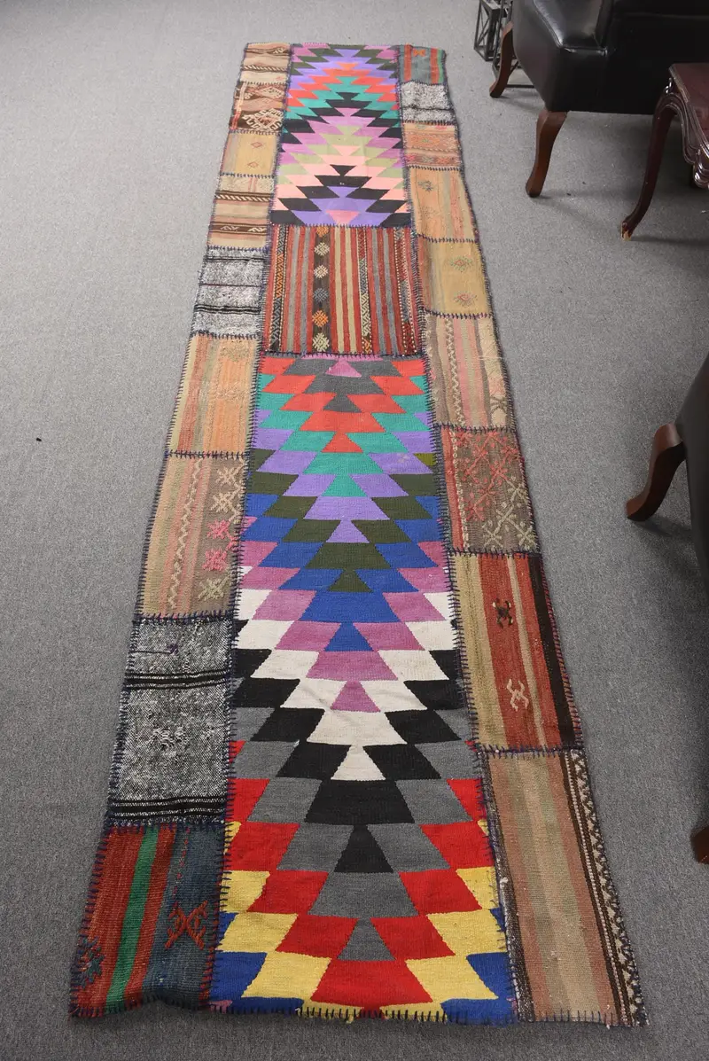 2.5x10.6 ft Halı, Vintage Kilim Halı, Türk Kırmızı Yün Hayvan Baskı Halı - 1