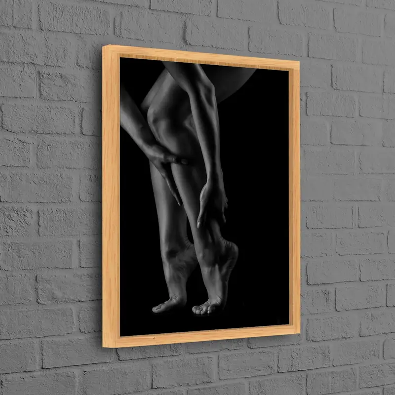 エレガントなブラック キャンバス: セクシーな女性、女性の脚、女性の体