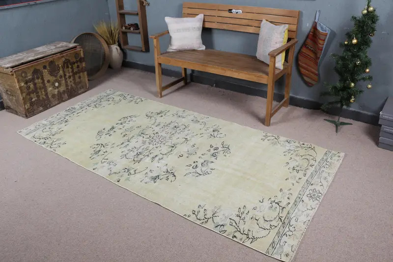 Vintage Alan Halısı 3.7x8.2 ft, Sarı Çiçekli Türk Yün Halısı - 1