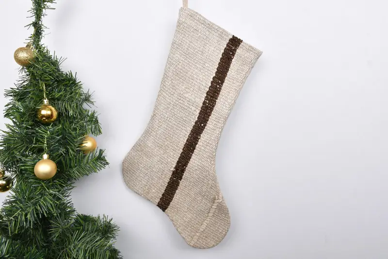 お祝いのクリスマスオーナメントパターン、幅7インチのホリデーストッキング