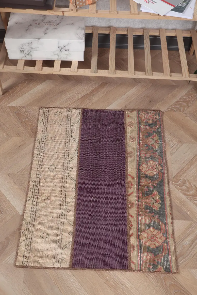 Lila, beige gestreifter Teppich, 1,9 x 2,6 Fuß, elegante Ergänzung