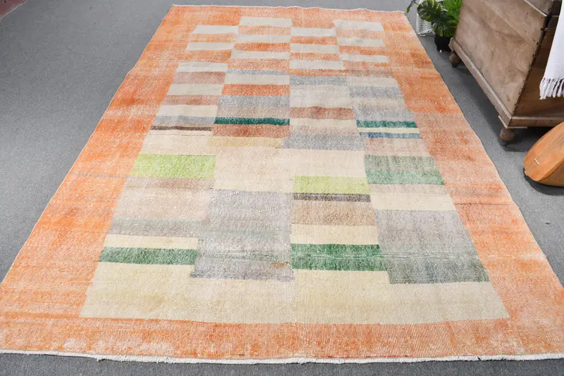 手作りのオレンジベージュラグ、0.6x0.9フィートの抽象的なデザイン