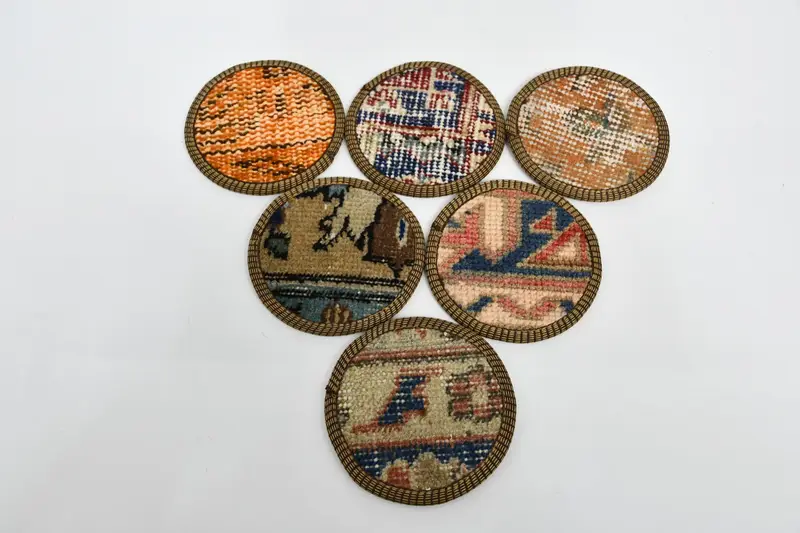 Posavasos azules y naranjas, posavasos de alfombra elegantes y duraderos