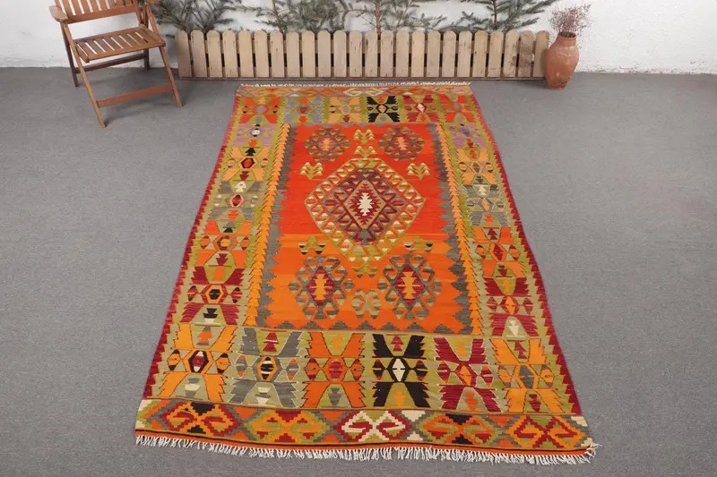Handmade 5,4x8,5 ft Rug, Southwestern Rainbow Pattern