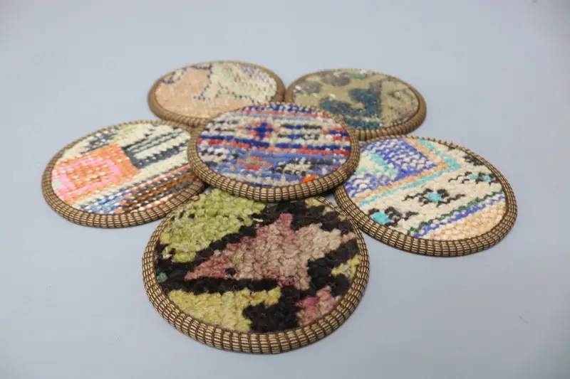 ボヘミアン グリーン & ブロンズ ラウンド コースター、ユニークなボヘミアン コースター