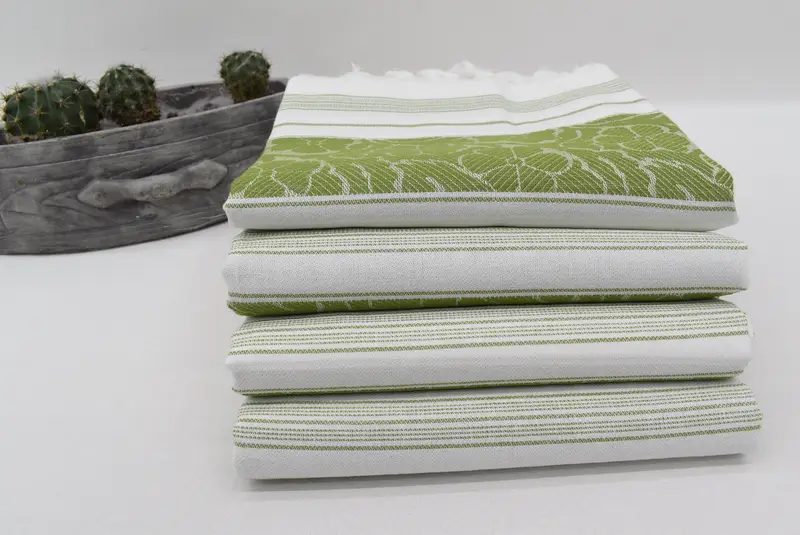 Gift For Mom, Towel With Name, Wedding Favors, 70x40 Cotton Daisy Design Towel, Turkish beach towel, Girl Trip Party Favor, Custom Beach Towel - 7