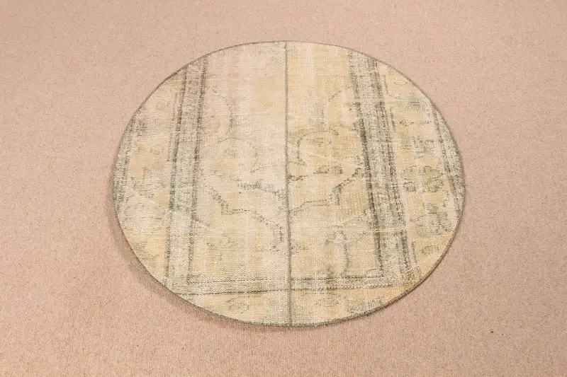 Grüner marokkanischer Teppich, 3,2 x 3,1 Fuß, elegantes Dekor