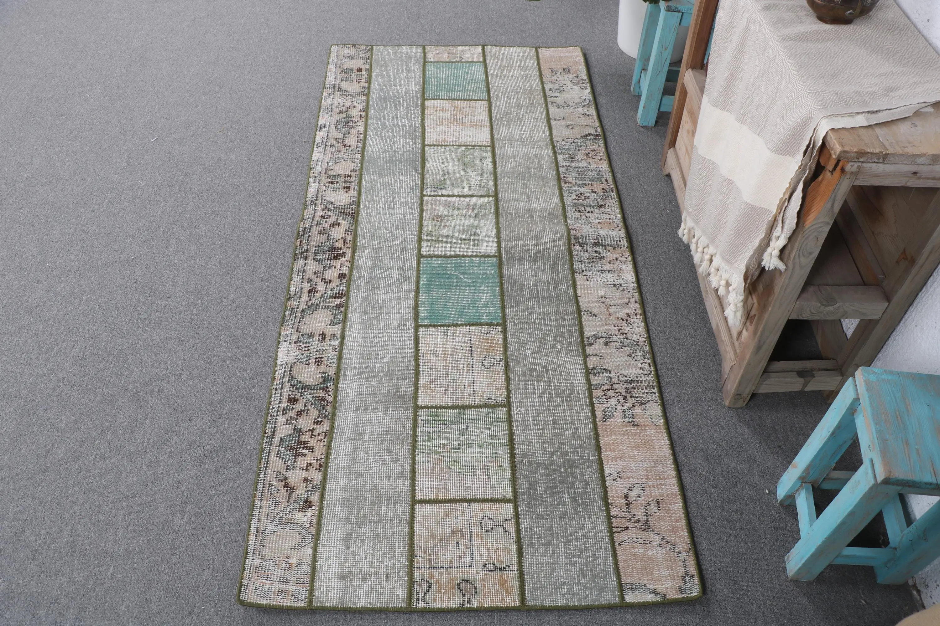 Alfombra vintage, alfombra turca de acento de 2,6x5,8 pies, alfombra de lana floral verde gris - 1