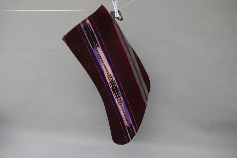 Yeşil Süslemeli Kırmızı Noel Çorabı, Şenlikli Tatil Çorabı