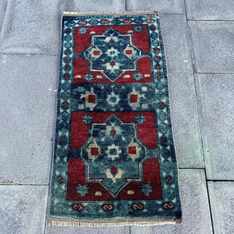 Kırmızı İkat Desenli Yeşil Halı, 1,6x3,1 ft