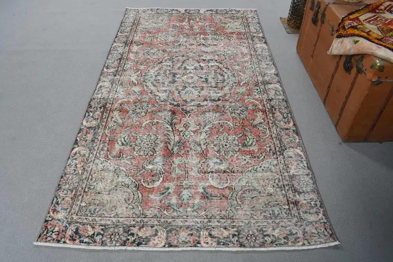 Türkischer Oushak-Teppich, 124 x 227 cm, roter Ikat-Vintage-Teppich - 1