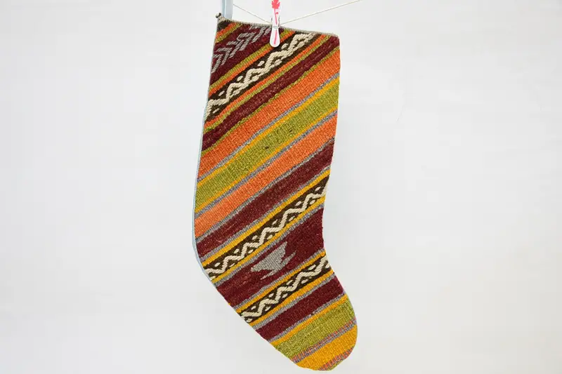 Medias festivas de adornos navideños rojos y naranjas de 14 pulgadas, medias navideñas