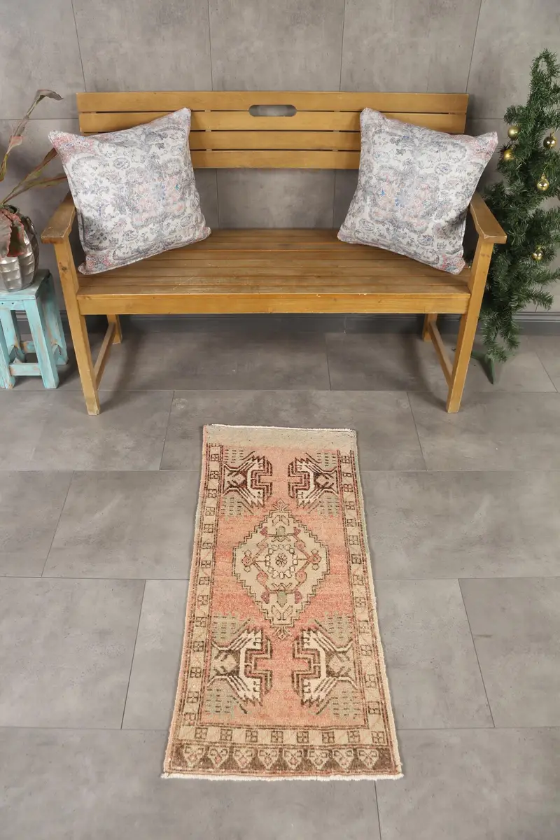 Vintage Türk Halısı, 1.6x3.7 ft Küçük Halı, Kırmızı Kahverengi Kamuflaj Yün Halı - 1