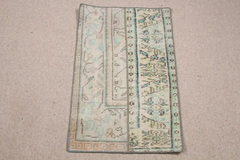 1.6x2.6フィートグリーンラグ、幾何学模様&花柄デザイン