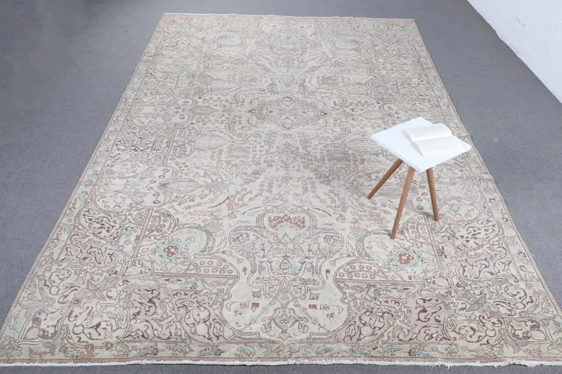 手作りベージュラグ、0.7x11.9フィートの幾何学模様の花柄デザイン