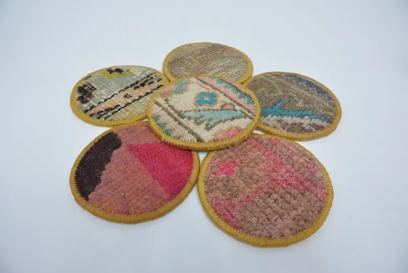 ボヘミアンラウンドコースター、ピンクとグリーンのコースター、滑り止め裏地付き