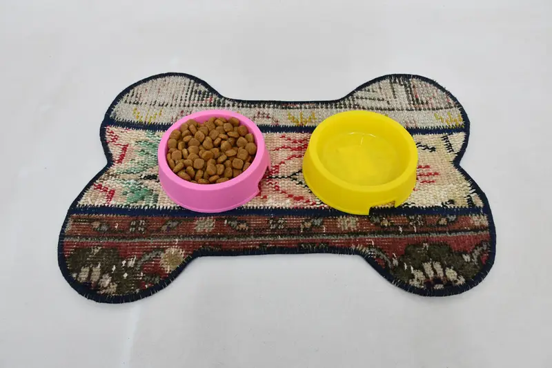 Rahat Kahverengi ve Bej Pamuklu Evcil Hayvan Matı, Emici ve Dayanıklı Evcil Hayvan Yastığı