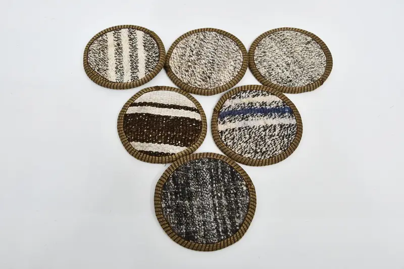 ボヘミアンラウンドコースター、白と茶色のユニークなコースター