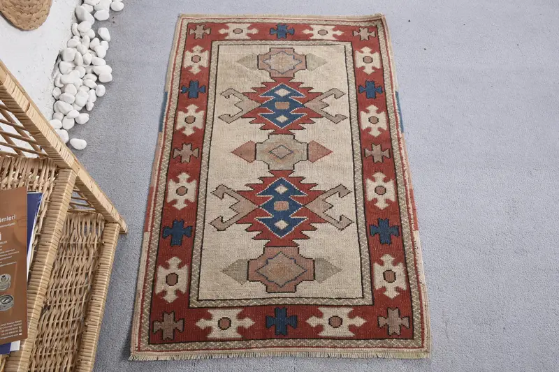 Elegant Beige & Red Rug, 2.6x3.9 ft Botanical Design