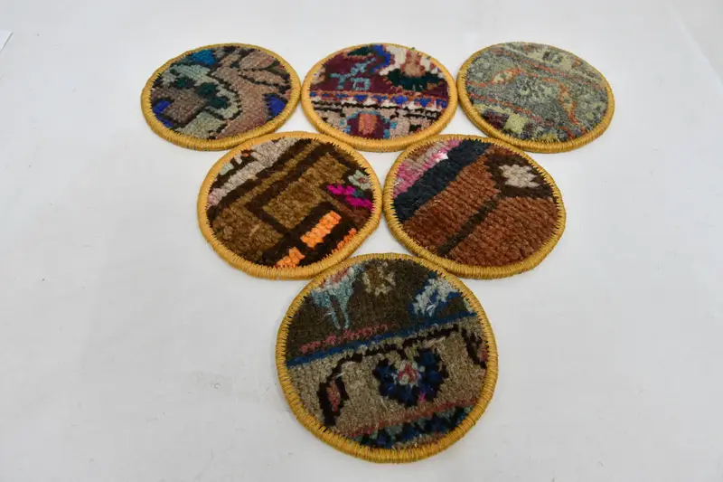 ボヘミアンラウンドコースター、青と赤のエスニックコースター