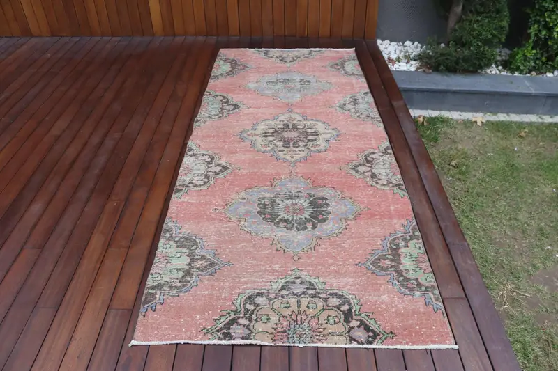 Türk Bölge Halısı 3.6x8.5 ft, Kırmızı Oryantal Vintage Yün Halı - 1