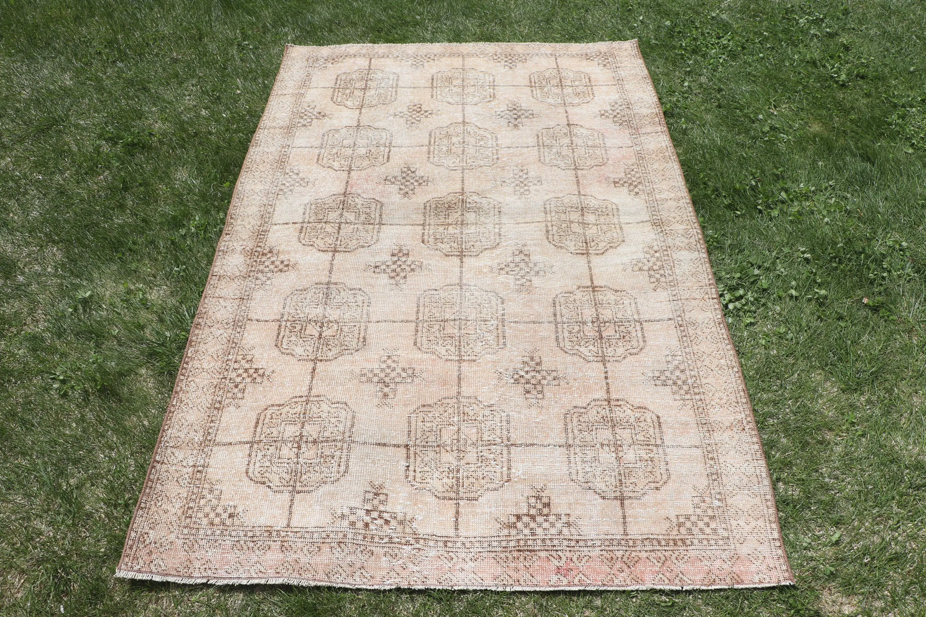 3.8x5.9 ft Vintage Halı, Türk Vurgulu Halı, Kahverengi Beyaz İkat Halı - 1