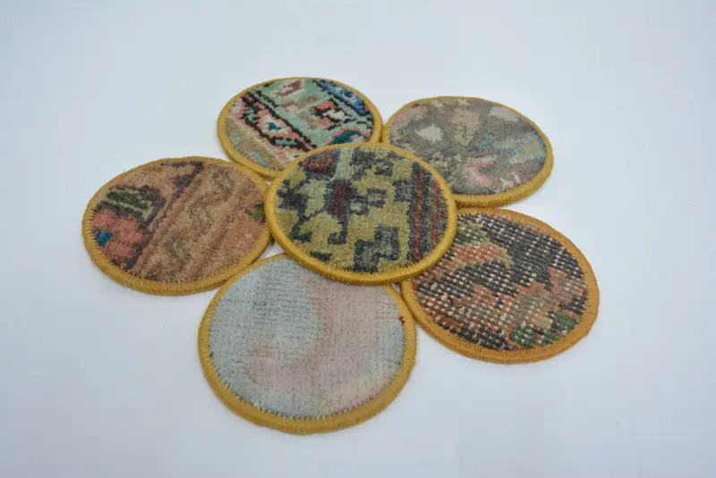 Posavasos tejidos marrones y verdes, posavasos circulares duraderos y elegantes