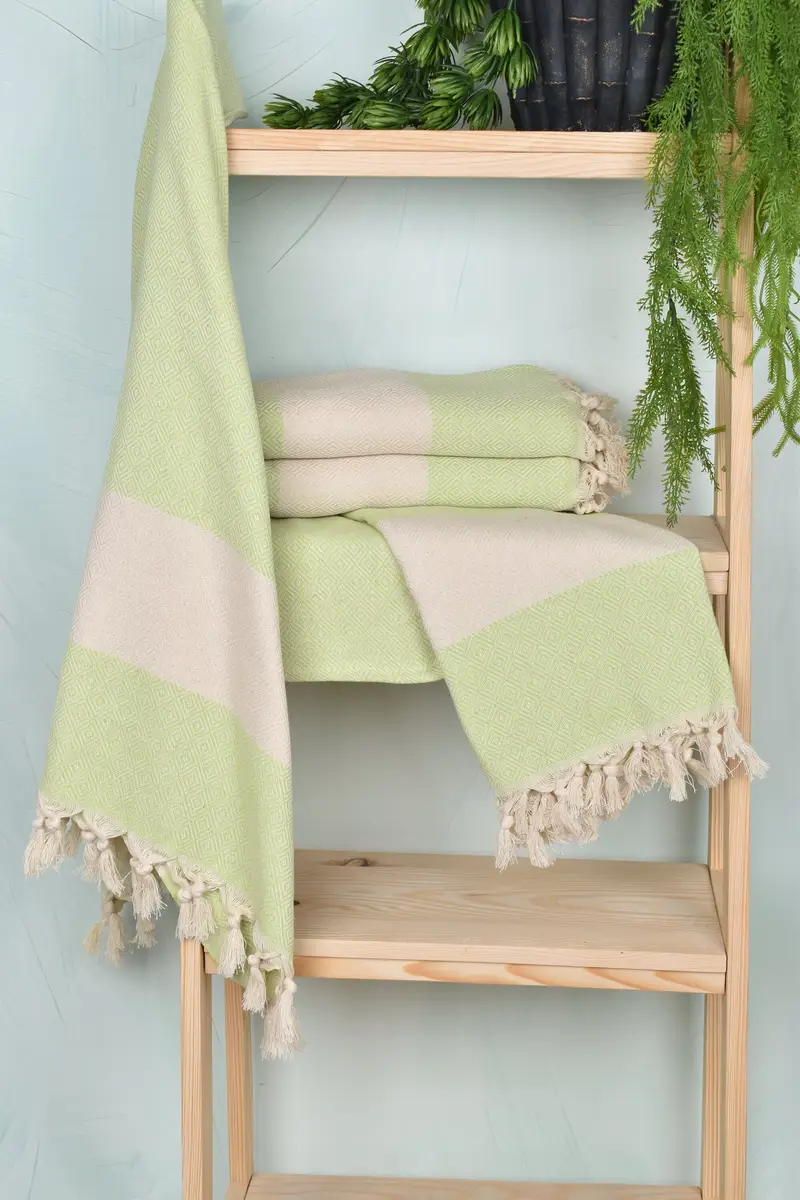 Bridesmaid Gift Towel, 70x40 Cotton Diamond Towel, Custom Gifts, Personalized Gift, Bath towel, Best lightweight Turkish towel for travel USA - 6