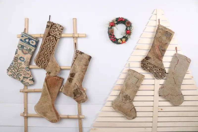 Patrón de adornos navideños festivos, calcetín Kilim orgánico de 7 pulgadas