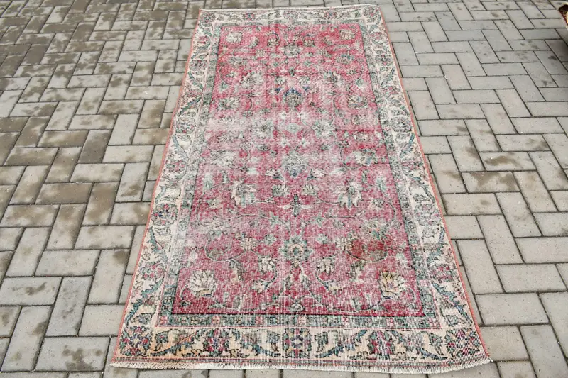 Türkischer Vintage-Akzentteppich 3,4 x 6,5 Fuß, rot-blauer Polka-Dot-Teppich - 1